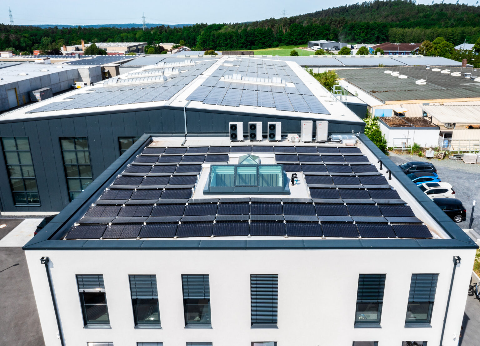 Neue Photovoltaikanlage am Standort Sonnefeld - dressel prototec GmbH
